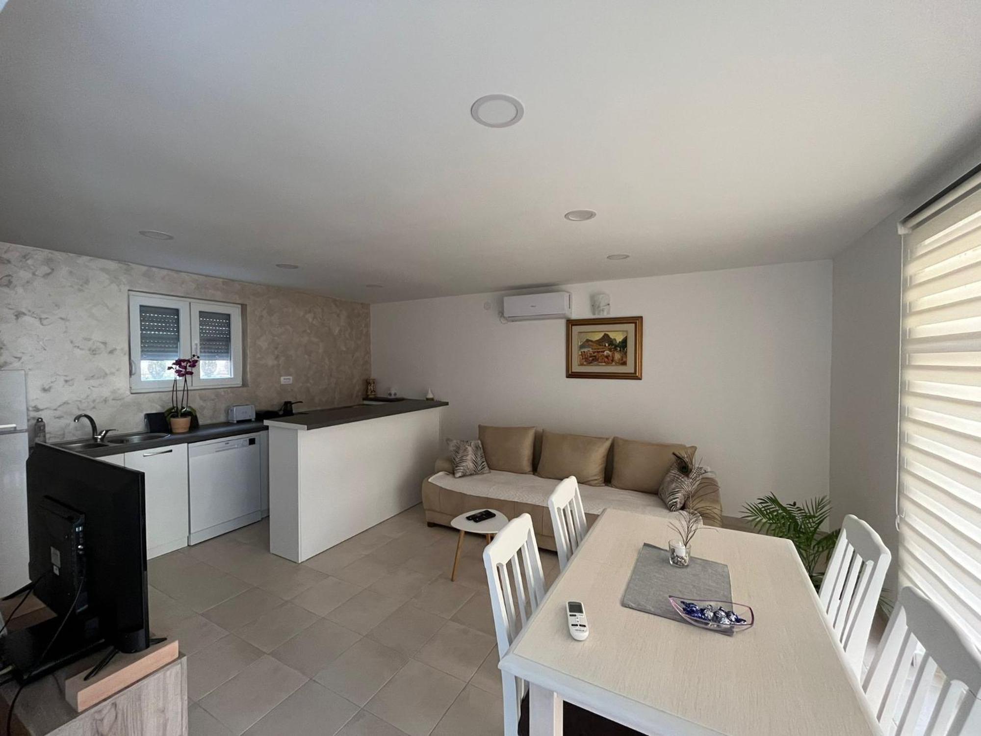 Apartments Alisa Котор Экстерьер фото